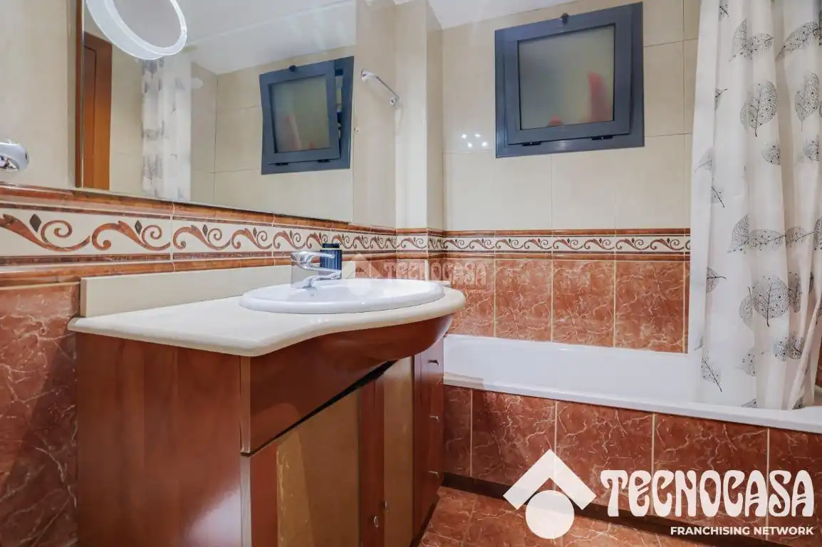Baño de Piso en venta en Rubí con Aire acondicionado, Calefacción y Parquet