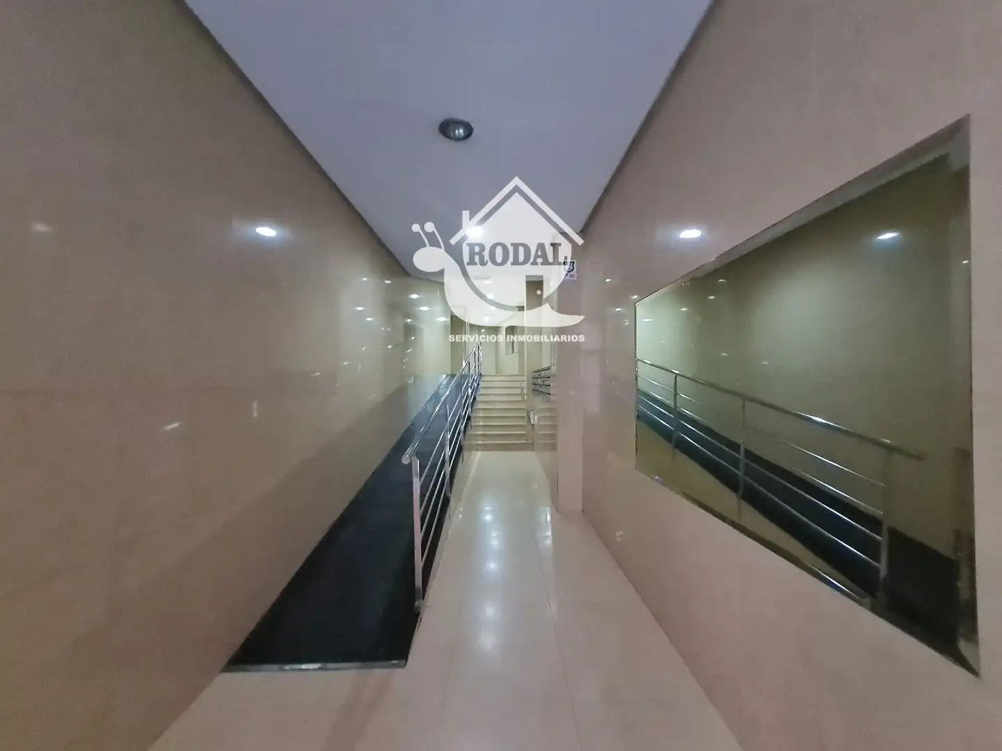 Piso en venta en Almería con Calefacción, Amueblado y Horno