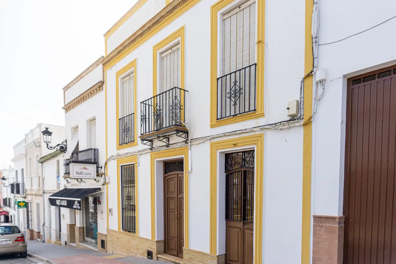 Vista exterior de Casa o xalet en venda en Montellano amb Aire condicionat, Jardí privat i Terrassa