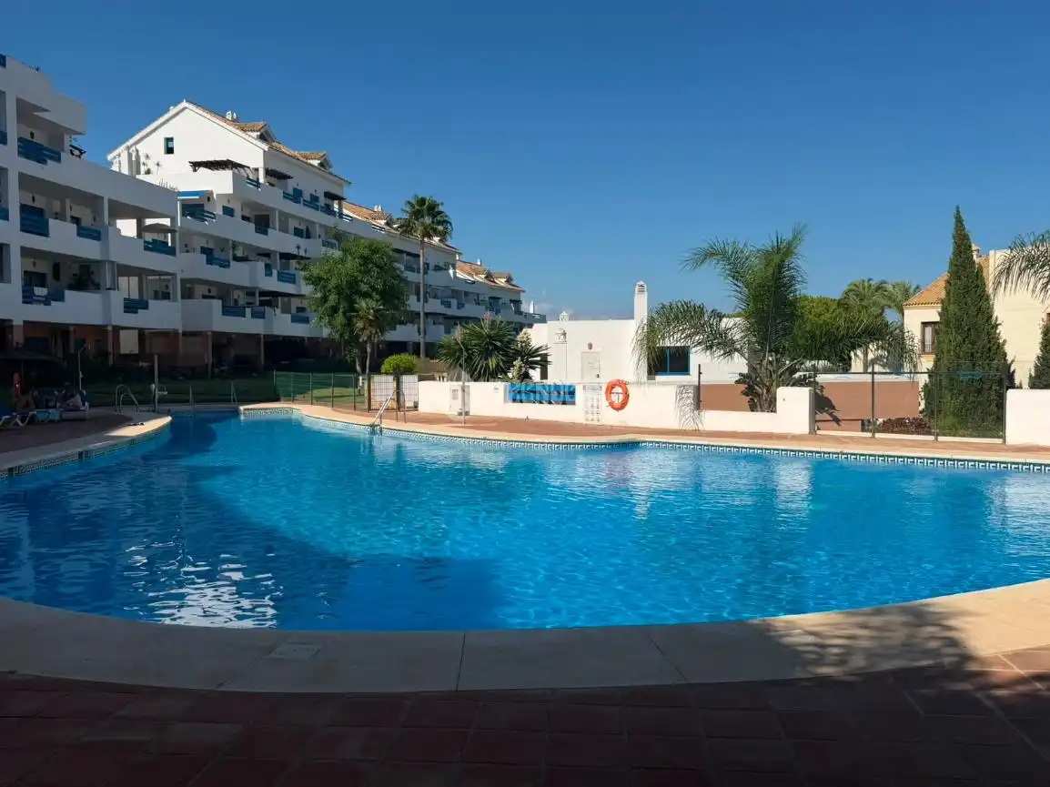 Piscina de Piso en venta en Manilva con Aire acondicionado y Terraza
