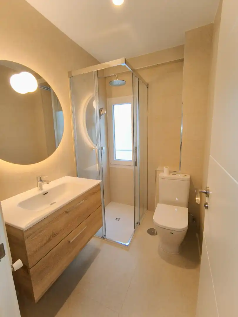 Bathroom of Flat for rent in Palencia  with Heating, Parquet flooring and Terrace