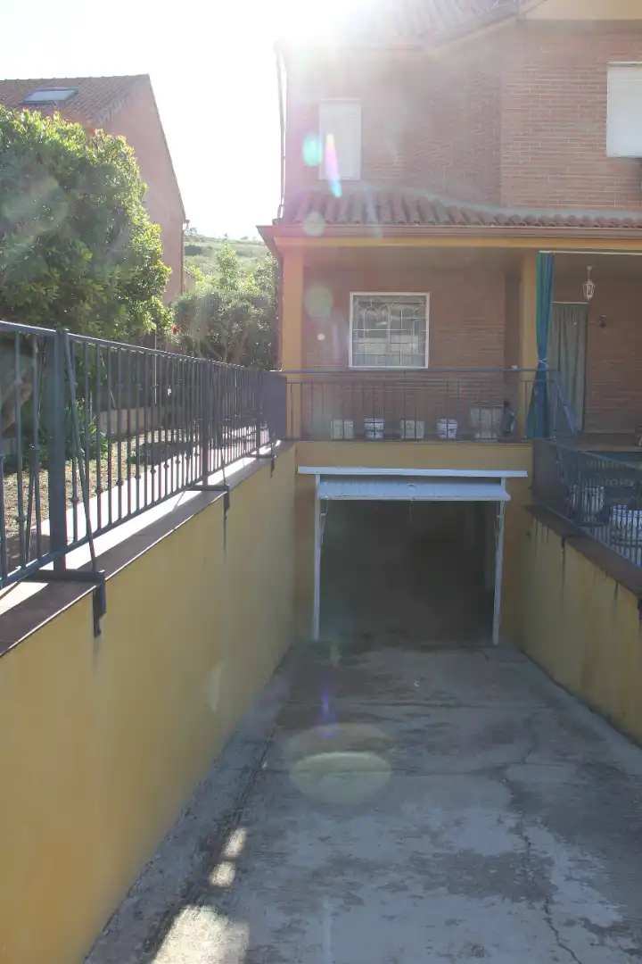 Terrasse von Haus oder Chalet zum Verkauf in Villalbilla mit Klimaanlage, Heizung und Privatgarten