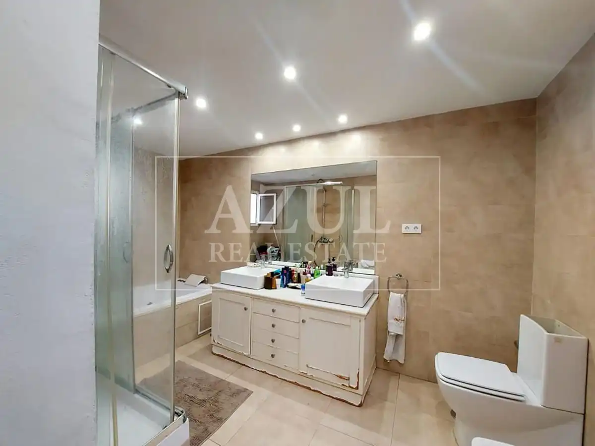 Bathroom of Flat for sale in Málaga  with Air Conditioner, Heating and Terrace
