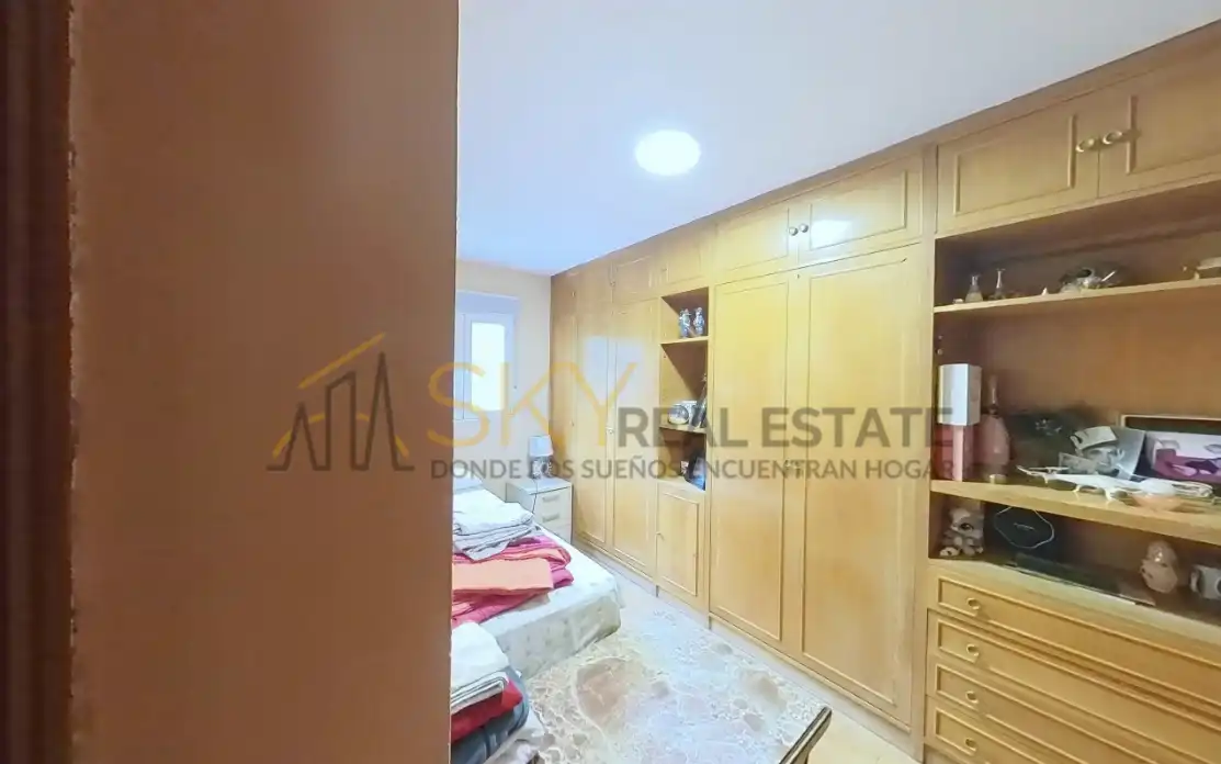 Dormitori de Pis en venda en Madrid amb Calefacció i Moblat