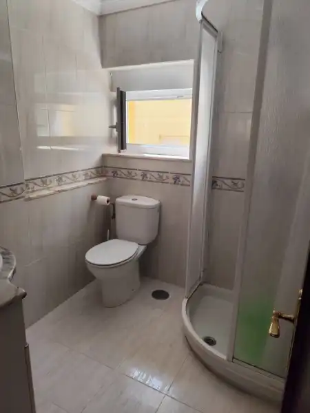 Baño de Piso en venta en Pravia con Calefacción y Amueblado
