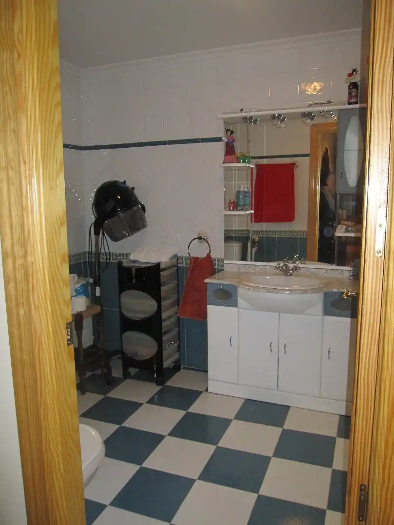 Bany de Casa o xalet en venda en Ciudad Real amb Aire condicionat, Terrassa i Forn