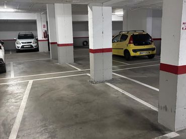 Aparcament en venda a Avenida San José de Calasanz
