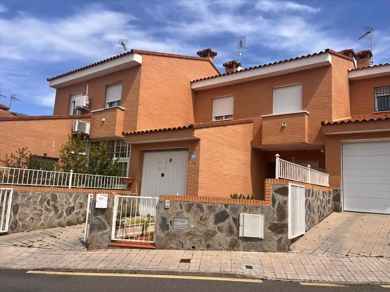 Vista exterior de Casa o chalet en venta en Olías del Rey