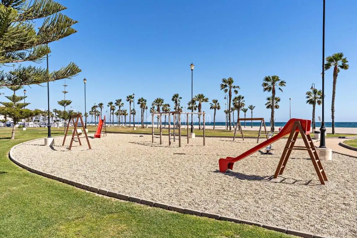 Vista exterior de Piso en venta en Roquetas de Mar con Aire acondicionado, Terraza y Amueblado