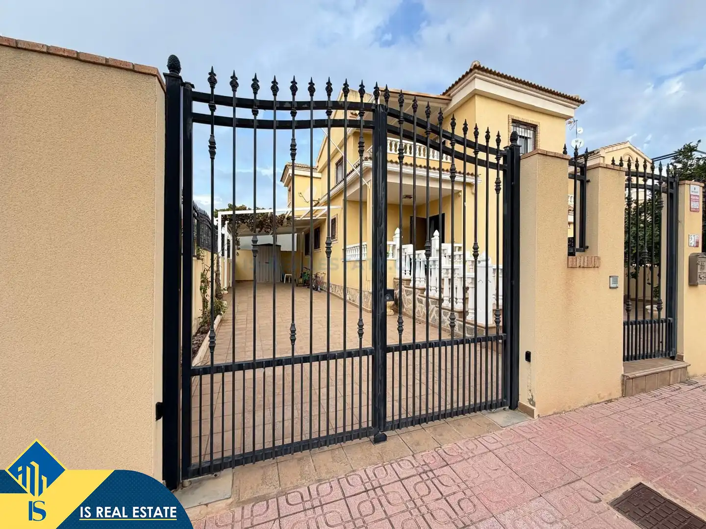 Chalet con piscina en venta en Orihuela Costa, imagen 4