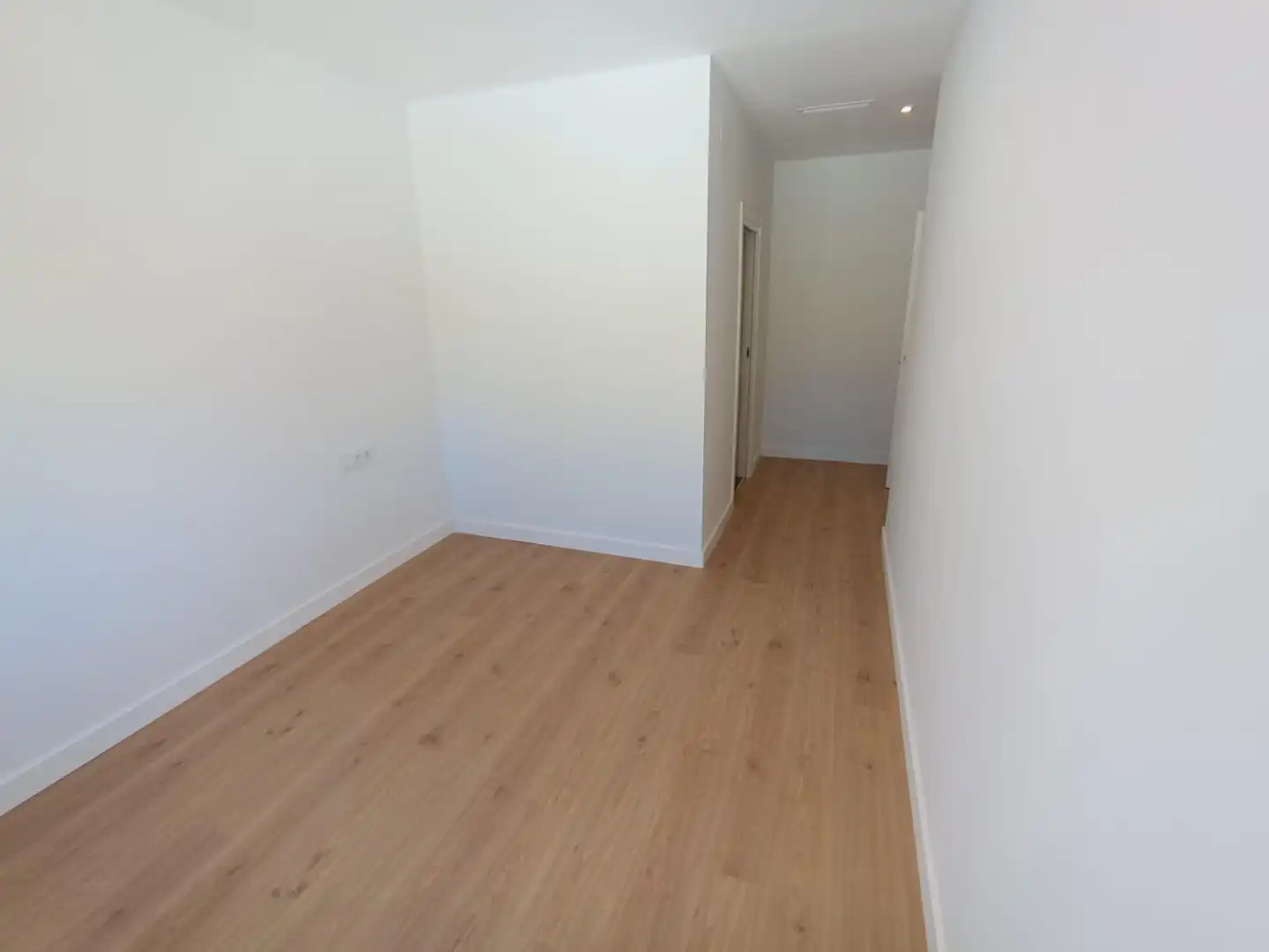 Flat for rent in Mataró  with Air Conditioner and Balcony
