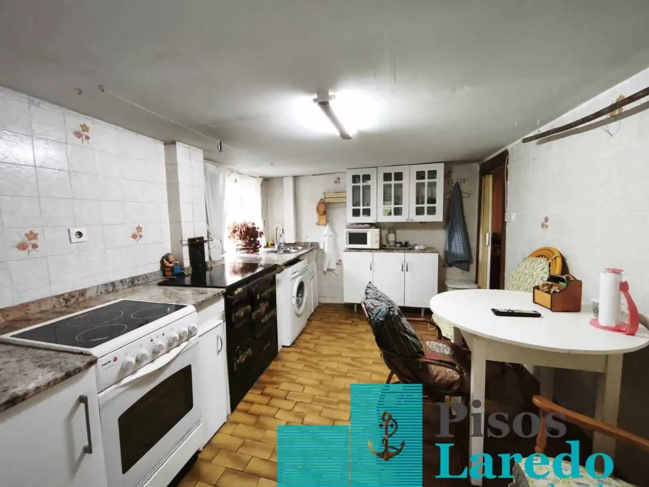 Kitchen of Detached homes for sale in Rasines  with Heating, Private garden and Parquet flooring