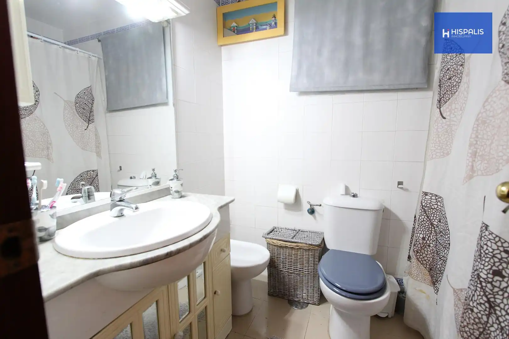 Bathroom of Flat for sale in Sevilla  with Air Conditioner, Heating and Terrace