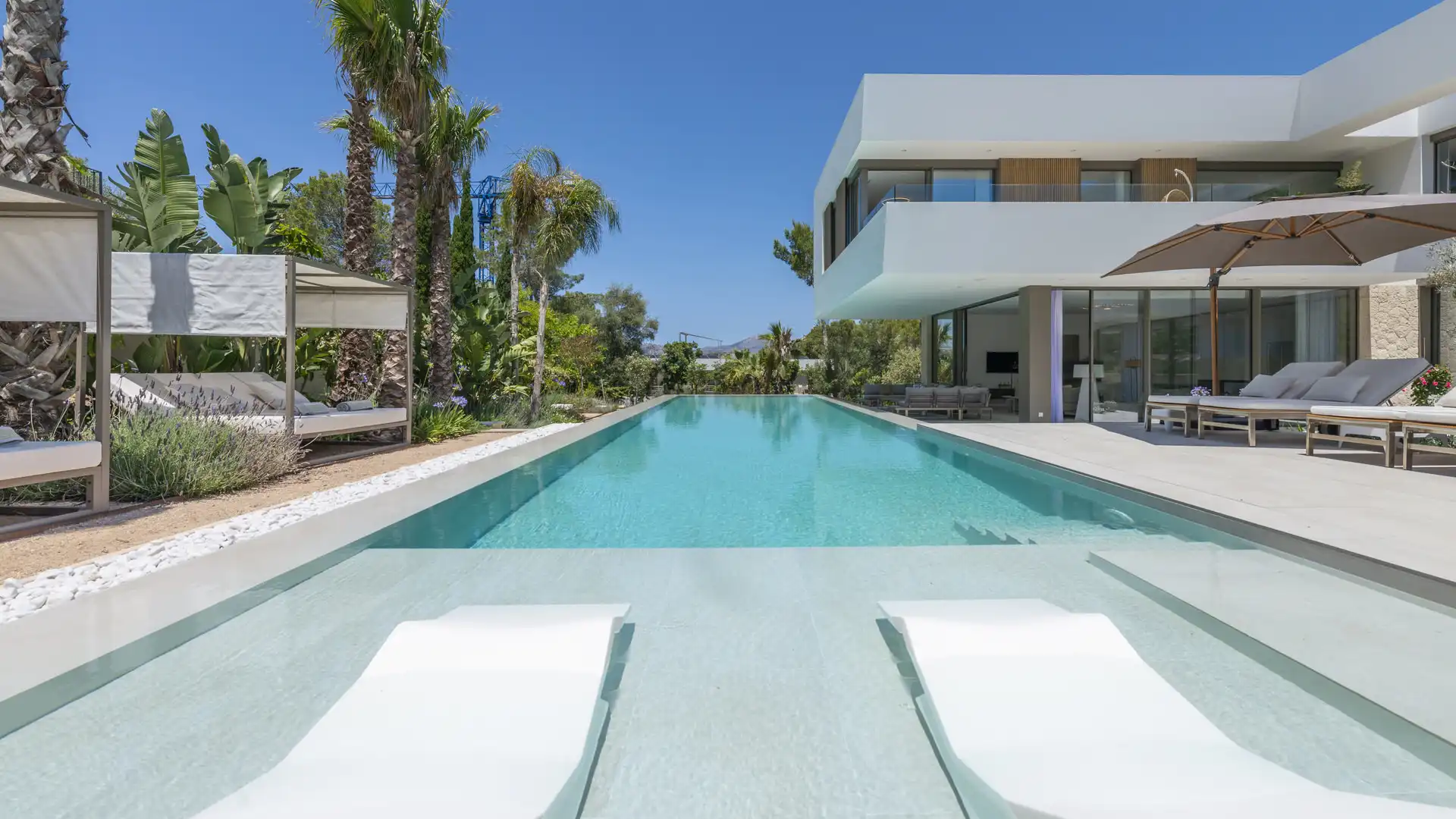 Swimming pool of Houses for sale in Calvià  with Air Conditioner, Heating and Parquet flooring