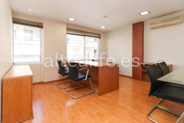 Local comercial en Alquiler en Avinguda Rei en Jaume I en Altea ciudad