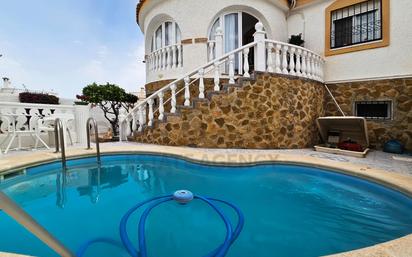 Piscina de Casa o xalet en venda en Santa Pola amb Aire condicionat, Calefacció i Jardí privat