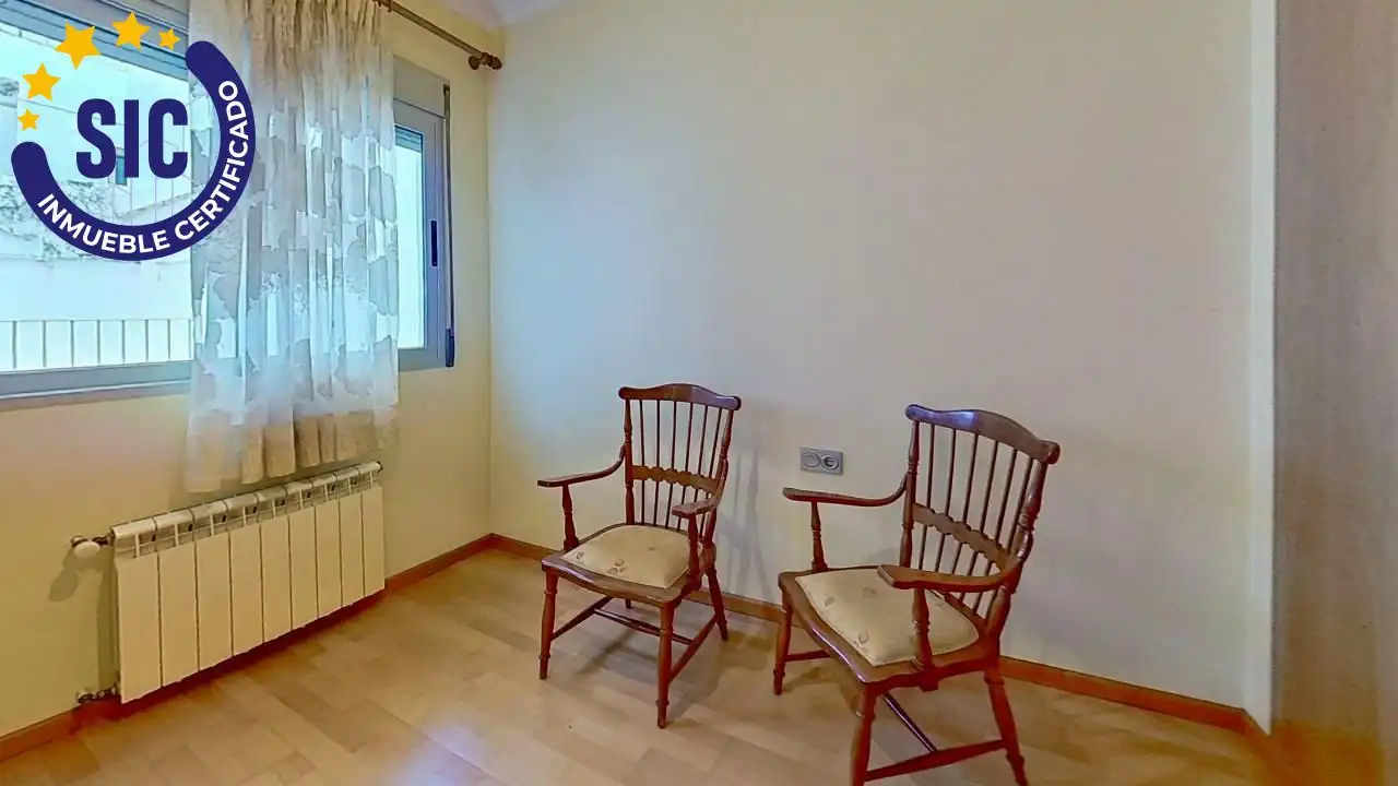 Schlafzimmer von Haus oder Chalet zur Miete in Chiva mit Heizung und Terrasse