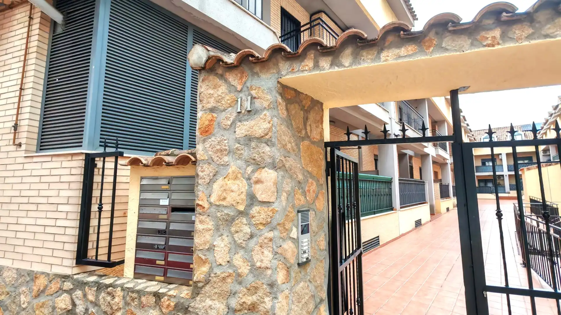 Casa adosada en venda a Sant Roc, Aldaia