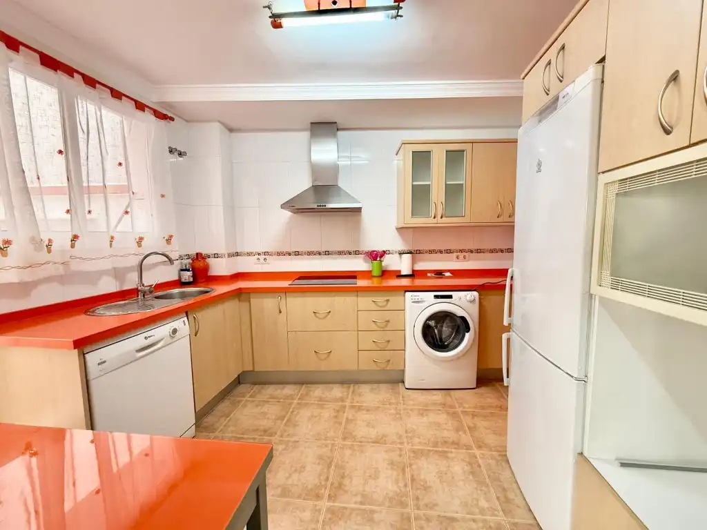 Flat with lift for sale in Calle Rodriguez De La Fuente (Torre Del Mar), imagen 5