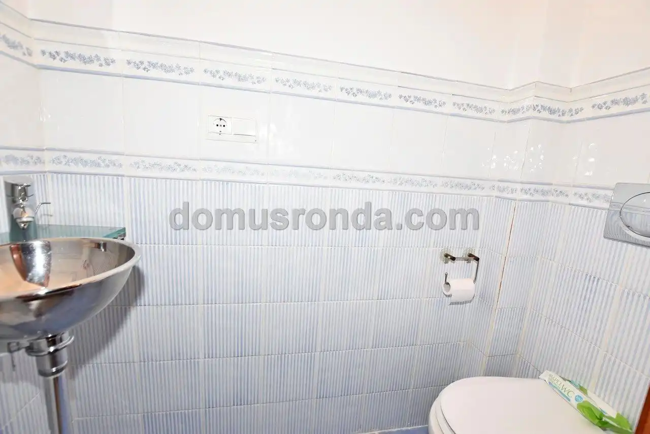 Baño de Casa o chalet en venta en Ronda con Calefacción, Terraza y Piscina