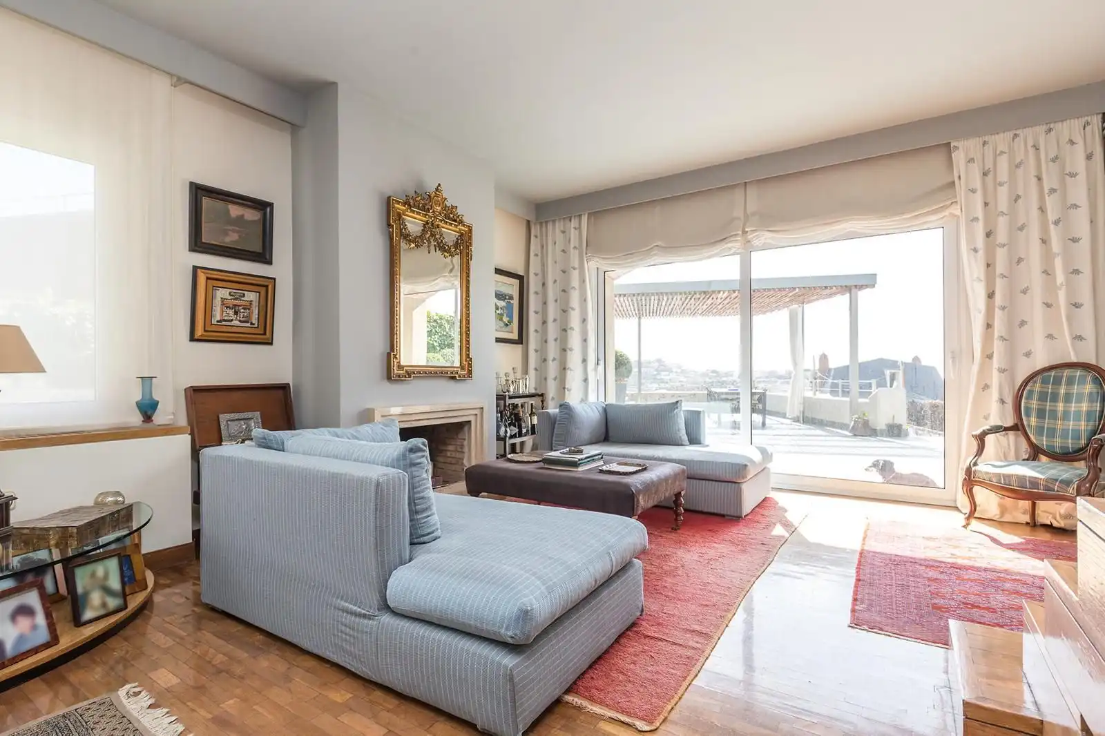 Sala de estar de Casa o chalet de alquiler en Sant Just Desvern con Aire acondicionado, Calefacción y Jardín privado