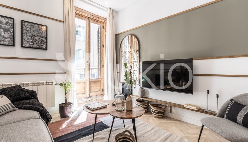 Apartamento de alquiler en Calle de San Andrés, Universidad - Malasaña - Imagen 2