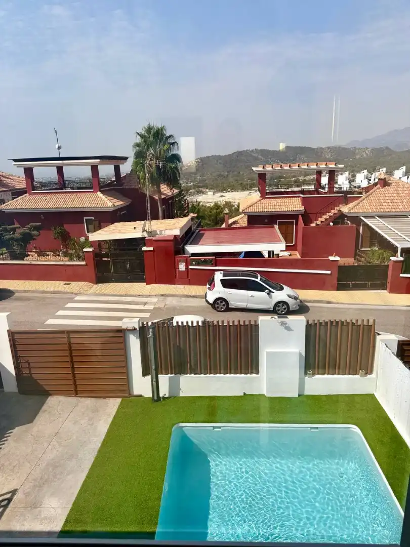 Vista exterior de Casa o chalet en venta en Finestrat con Aire acondicionado, Calefacción y Jardín privado