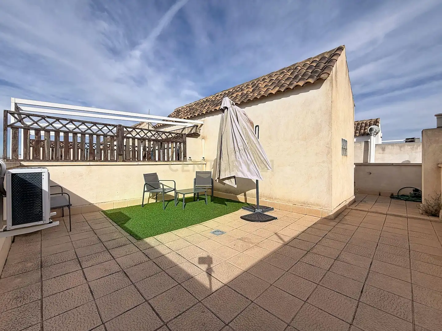 Terrassa de Casa adosada en venda en Granja de Rocamora amb Aire condicionat i Piscina comunitària