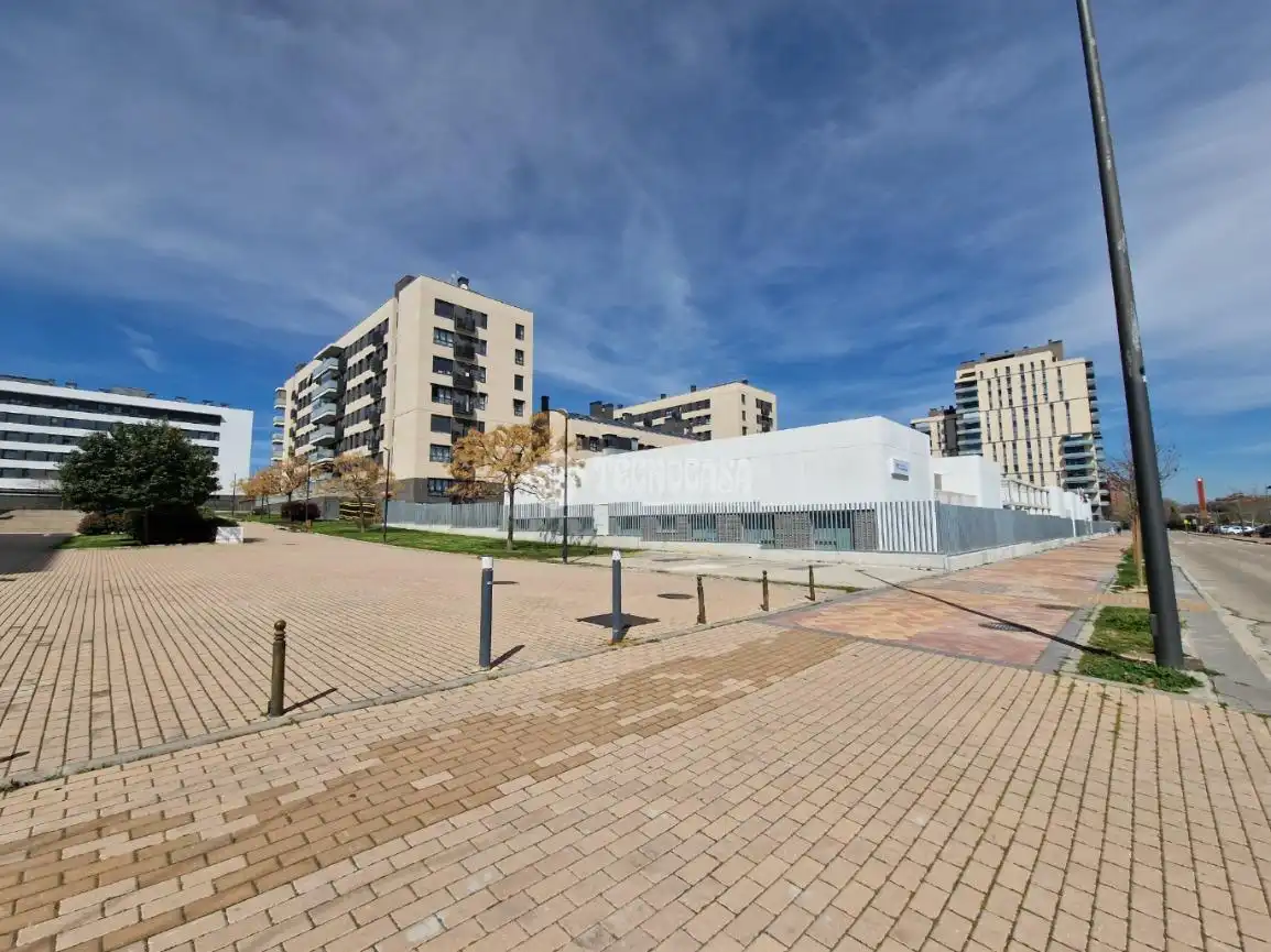 Vista exterior de Pis en venda en Alcorcón amb Aire condicionat, Calefacció i Parquet