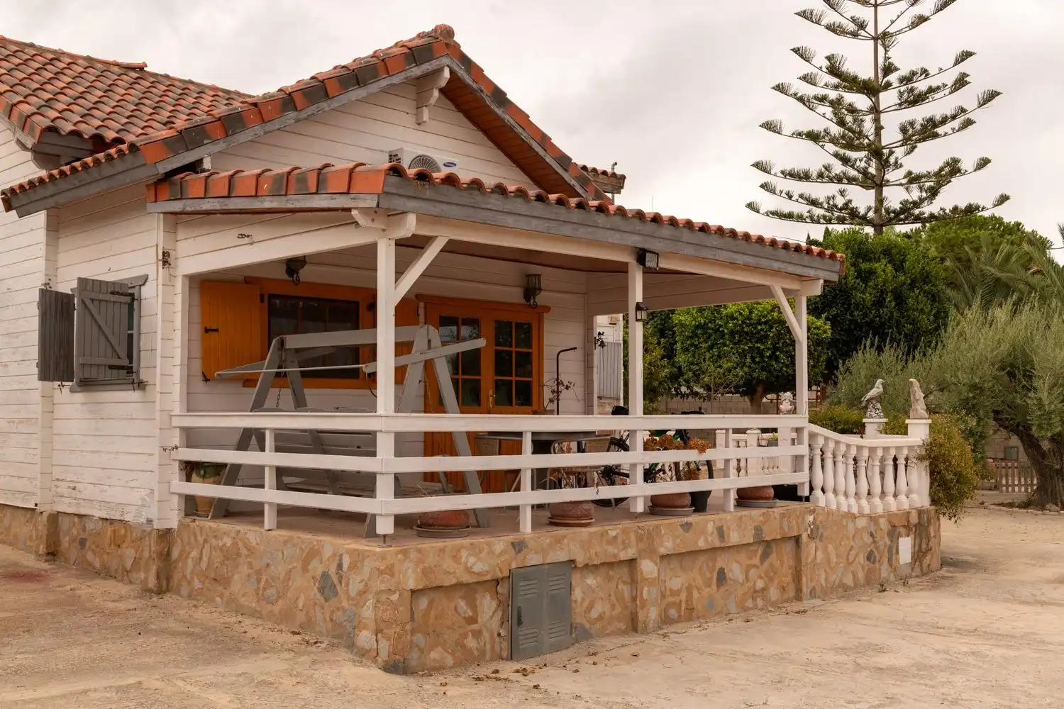 Vista exterior de Casa o xalet en venda en Alicante / Alacant amb Aire condicionat, Calefacció i Jardí privat