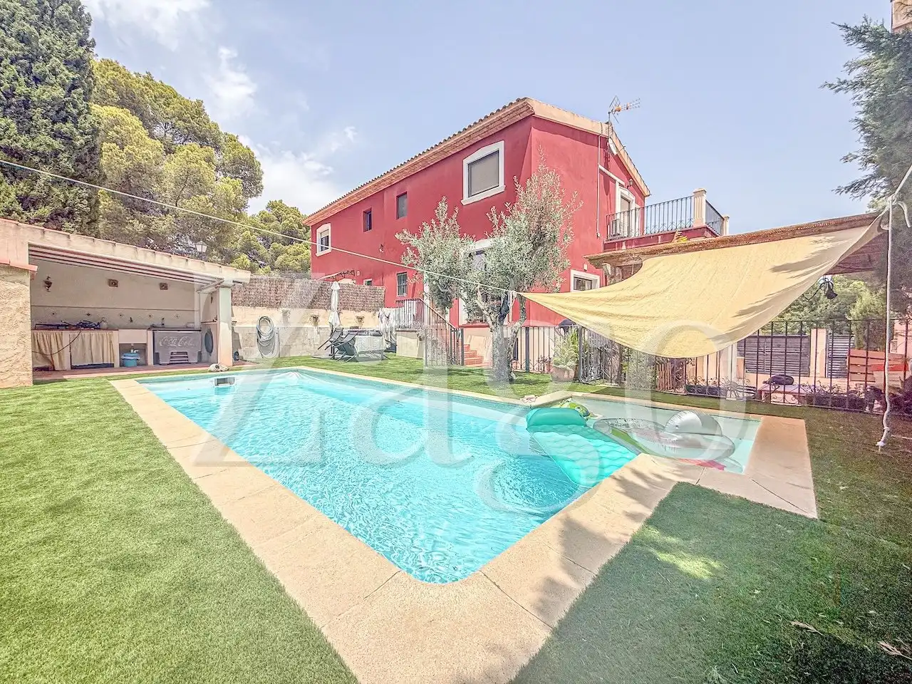 Casa amb piscina en venda a Pueblo - Urbanizaciones, imagen 5