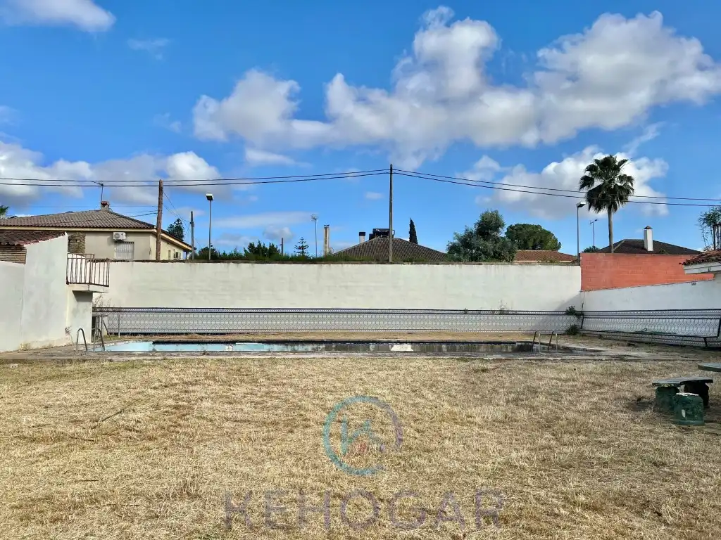 Casa o chalet en venta en Dos Hermanas con Piscina