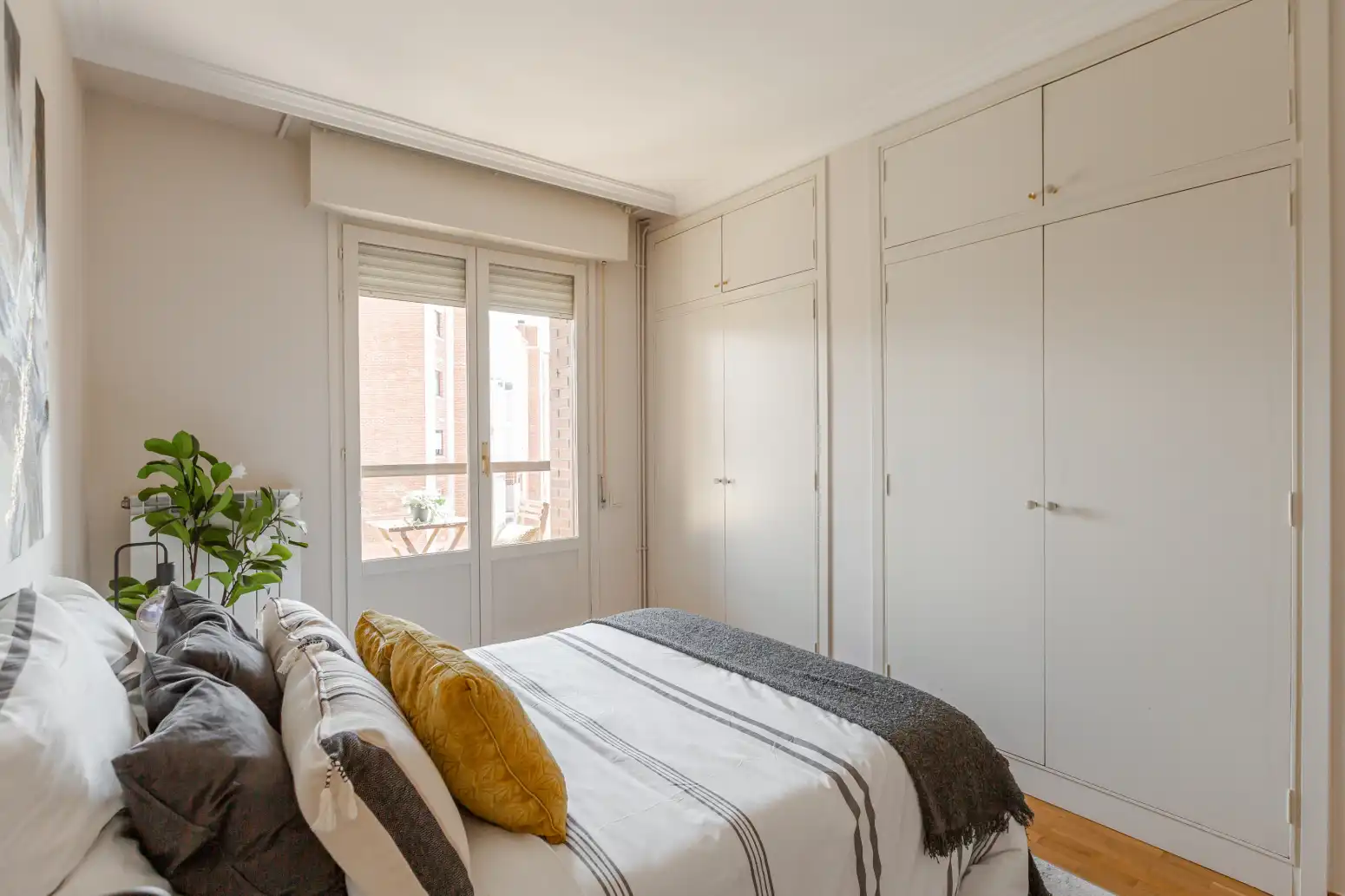 Habitación de Piso en venta en  Pamplona / Iruña con Parquet, Terraza y Trastero