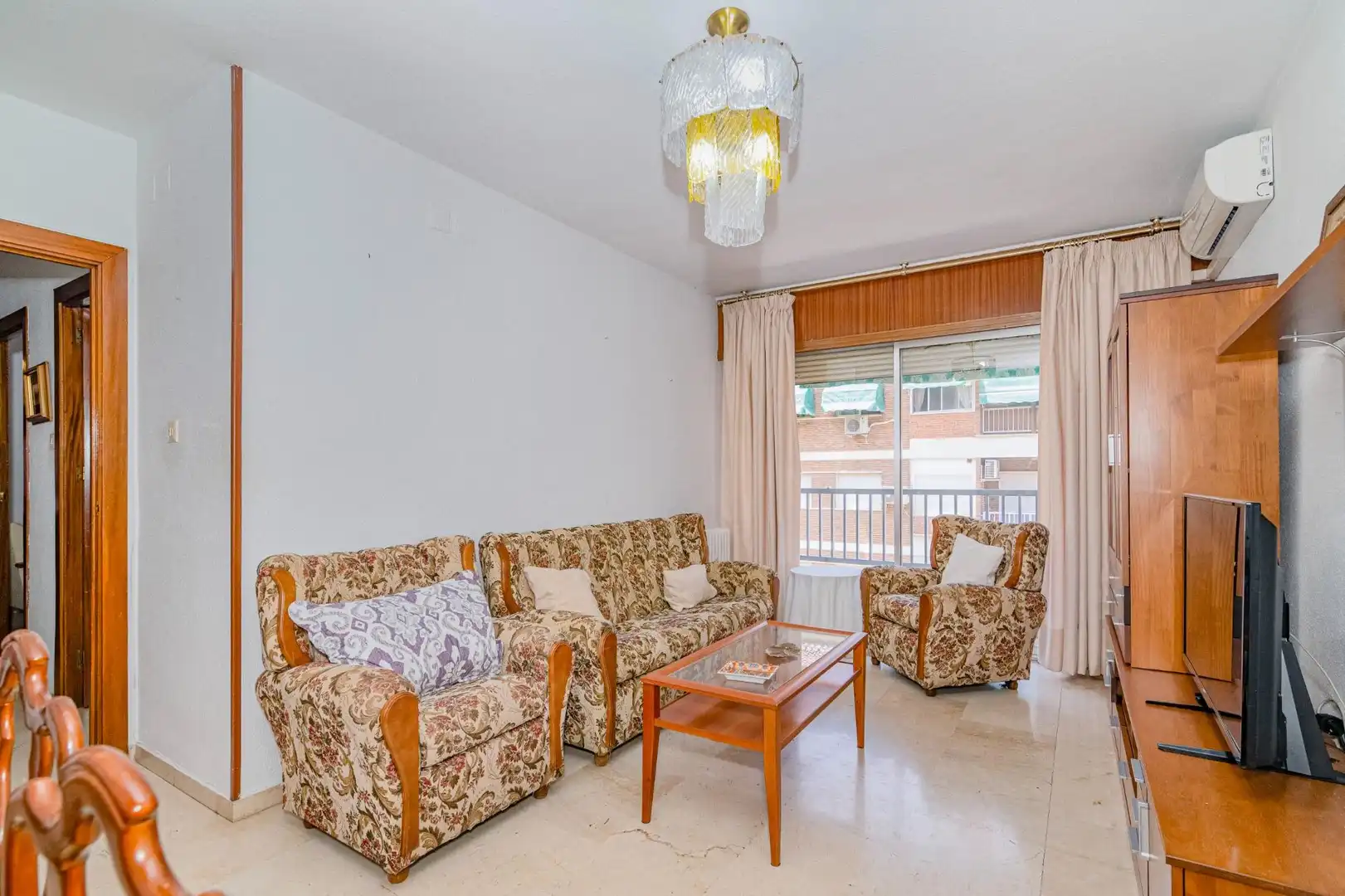 Living room of Flat for sale in Granada  with Heating, Terrace and Storage room
