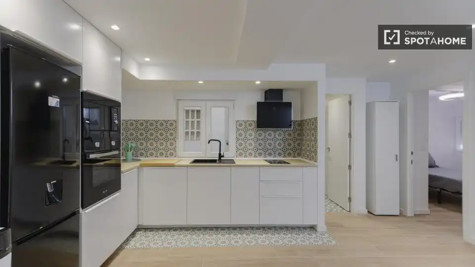 Kitchen of Flat for rent in Valencia  with Air Conditioner, Heating and Furnished