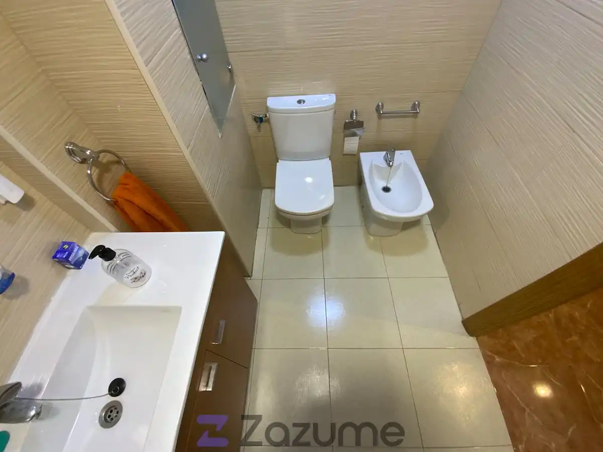 Bathroom of Flat for rent in Valencia  with Air Conditioner, Heating and Terrace