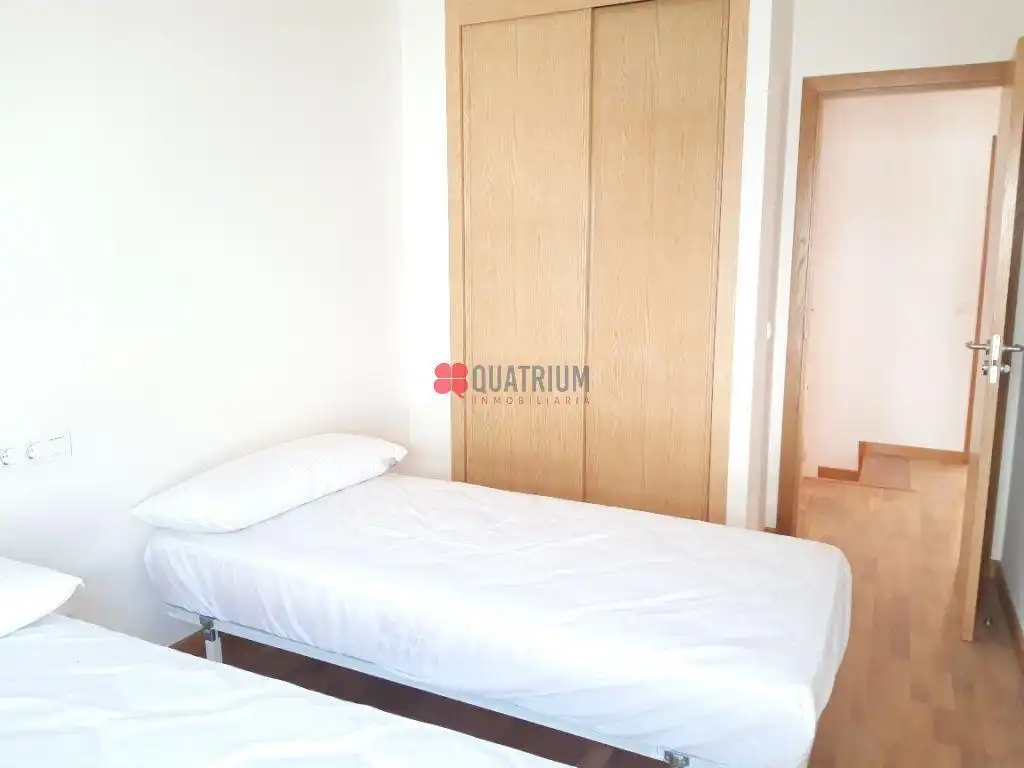 Bedroom of Houses for rent in Santiago de Compostela   with Heating, Terrace and Storage room