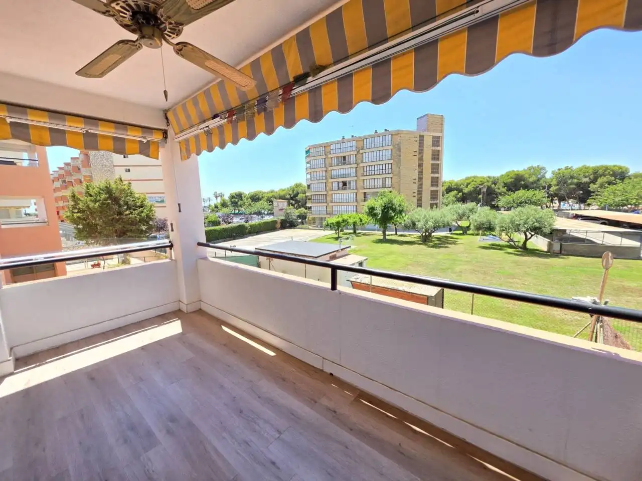 Vista exterior de Pis en venda en Vila-seca amb Terrassa, Moblat i Balcó