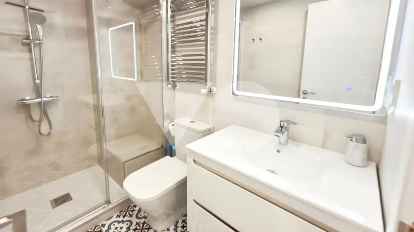 Baño de Piso en venta en Madrid con Aire acondicionado, Calefacción y Terraza