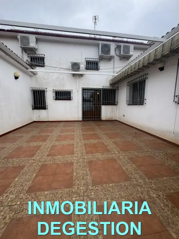 Casa adosada en venta en Guarromán con Aire acondicionado, Calefacción y Jardín privado