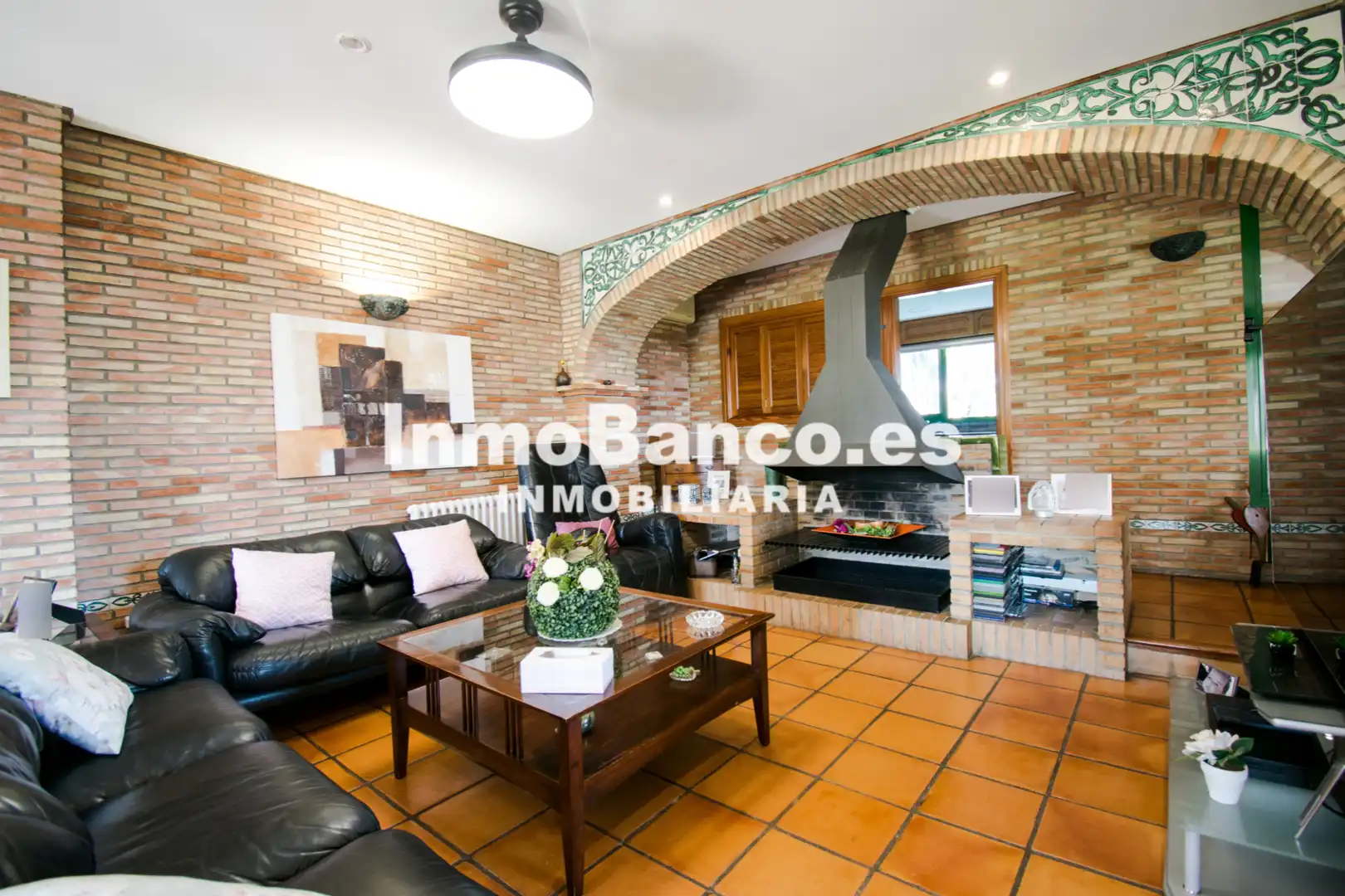 Sala de estar de Casa o chalet en venta en Chiva con Aire acondicionado, Calefacción y Jardín privado