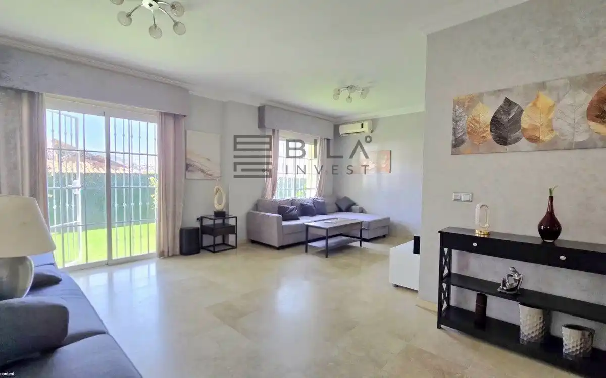 Sala de estar de Casa o chalet en venta en Mijas con Aire acondicionado, Terraza y Piscina