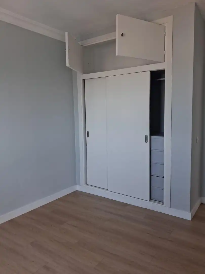 Habitación de Piso de alquiler en Cádiz con Aire acondicionado y Balcón