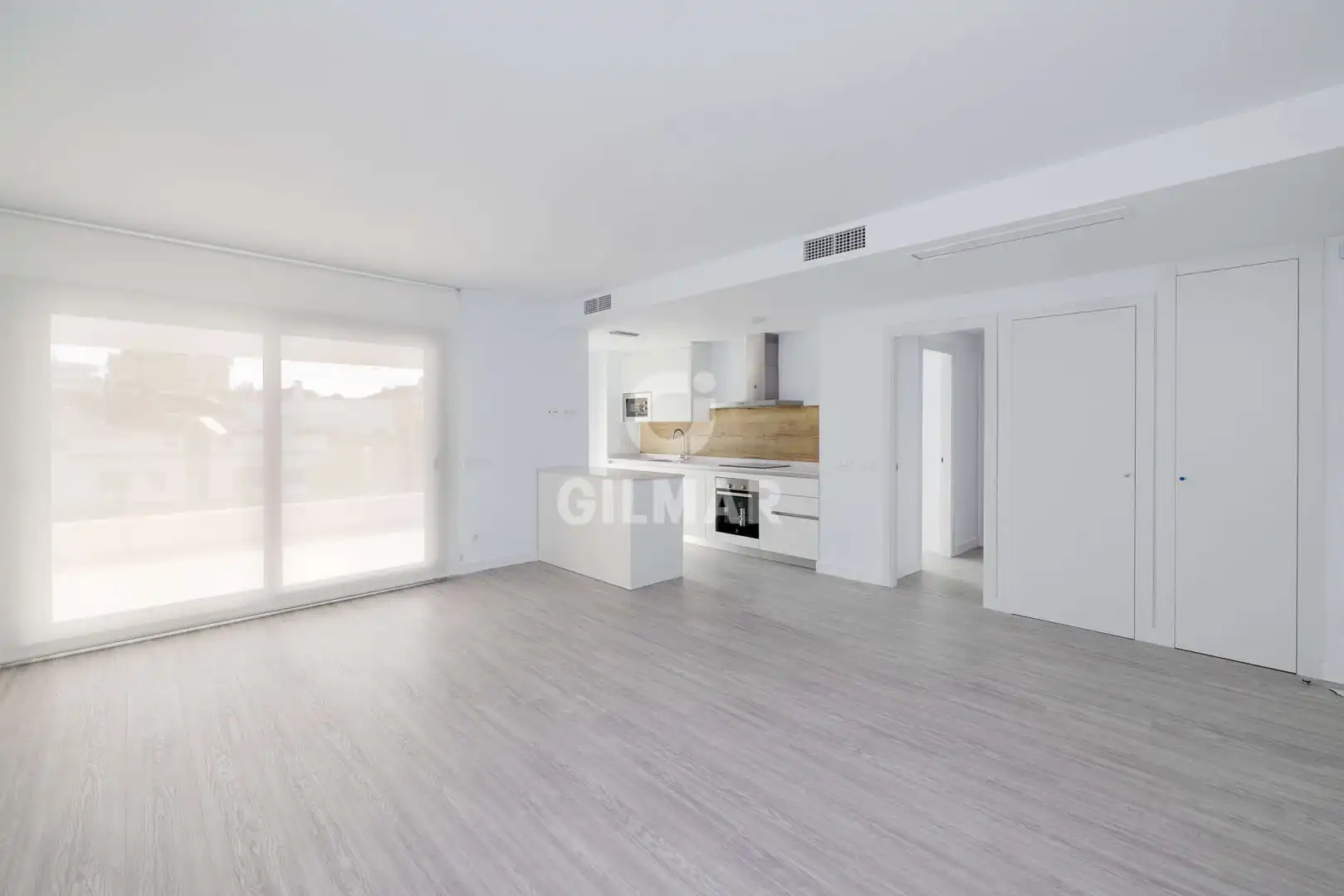 Sala d'estar de Apartament en venda en Estepona amb Calefacció, Traster i Piscina