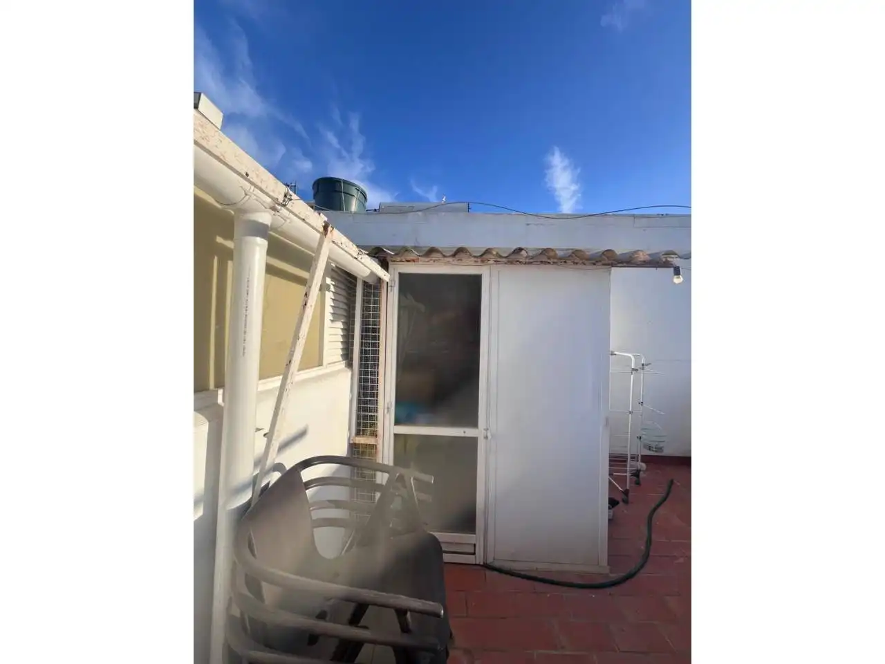 Vista exterior de Dúplex en venda en Estepona amb Aire condicionat, Terrassa i Moblat