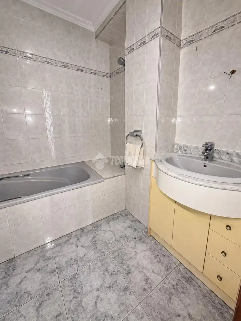 Baño de Piso en venta en Alicante / Alacant con Terraza