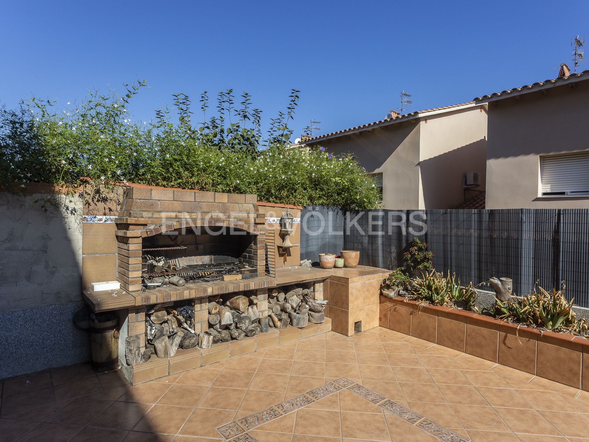 Terraza de Casa o chalet en venta en Vilanova i la Geltrú con Aire acondicionado, Calefacción y Jardín privado