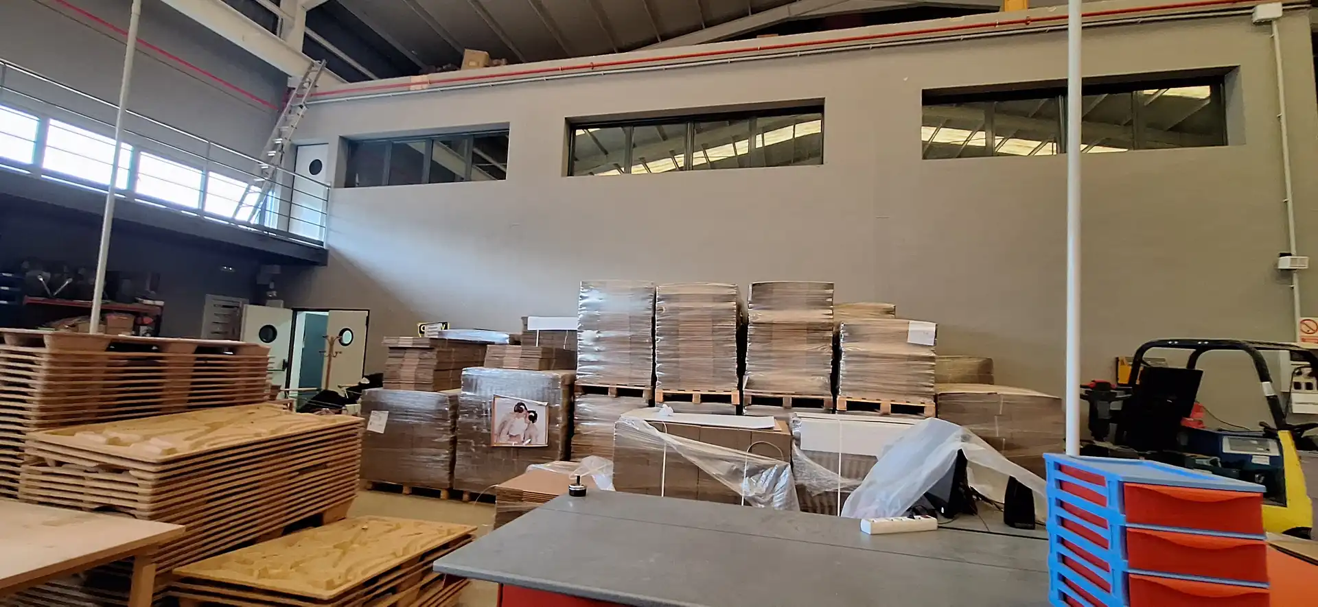 Industrial buildings for rent in La Pobla de Farnals