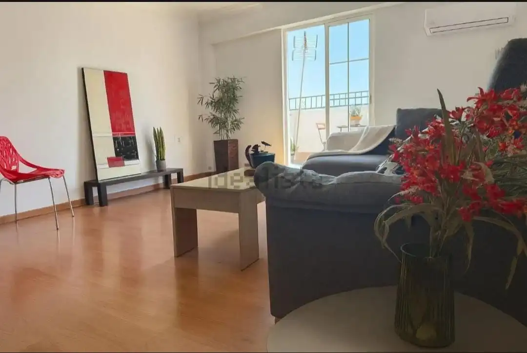 Wohnzimmer von Dachboden zum Verkauf in Almería mit Klimaanlage und Terrasse