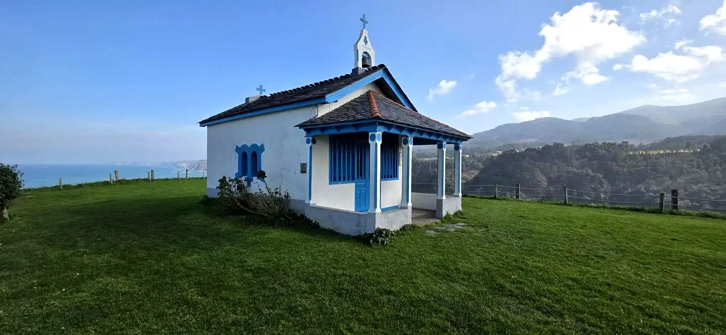 Exterior view of Houses for sale in Valdés - Luarca  with Heating, Private garden and Parquet flooring